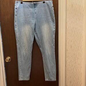 Soft Surroundings size L light blue denim pull-on ankle jeans